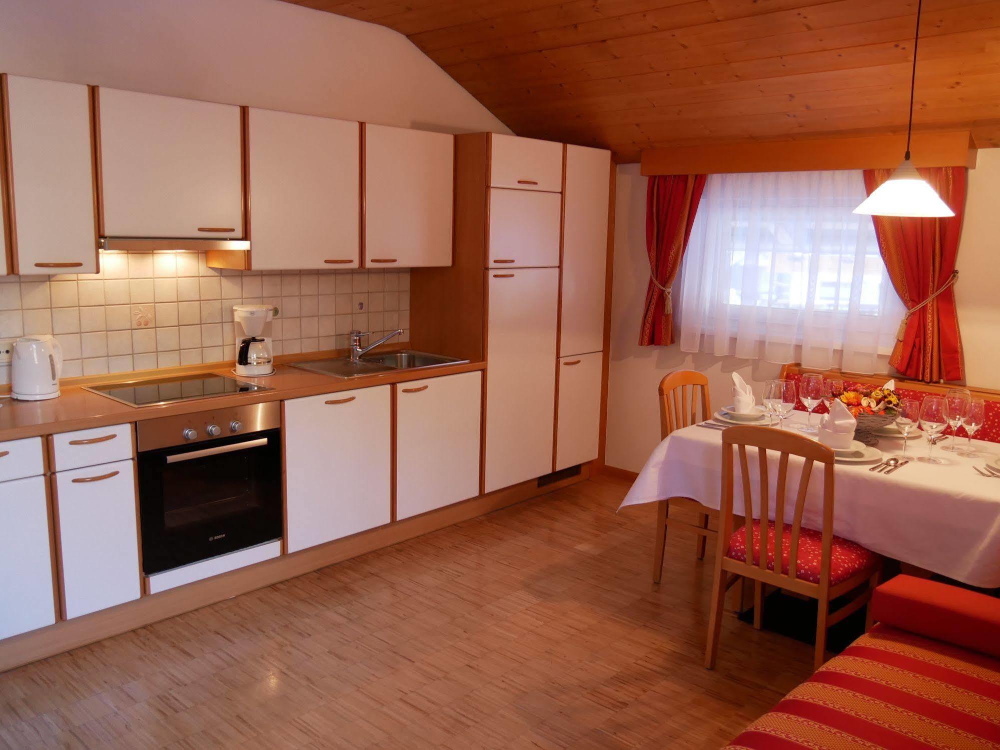 Appartmenthotel Residence Elvis Ortisei Exterior foto